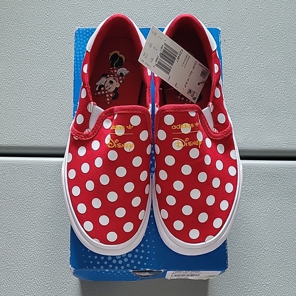 Adidas Disney Minnie Mouse Court Rallye Kids Red Polka Dot Slip Shoes NWT - Picture 1 of 7